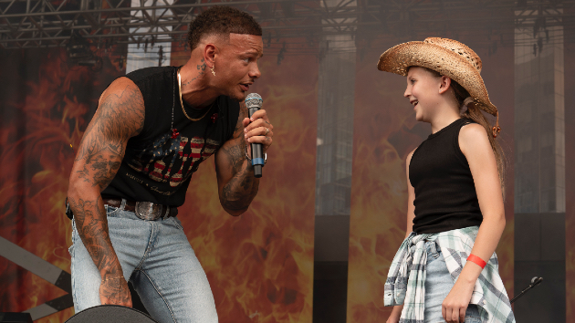 Kane Brown leads the NFL's post-draft party